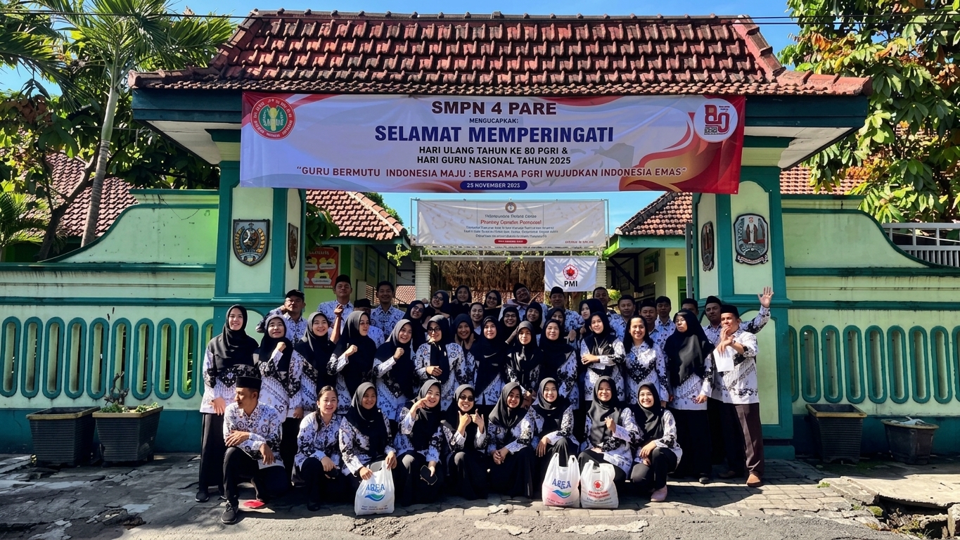 KELUARGA BESAR SMPN 4 PARE MENGUCAPKAN SELAMAT MEMPERINGATI