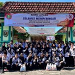 KELUARGA BESAR SMPN 4 PARE MENGUCAPKAN